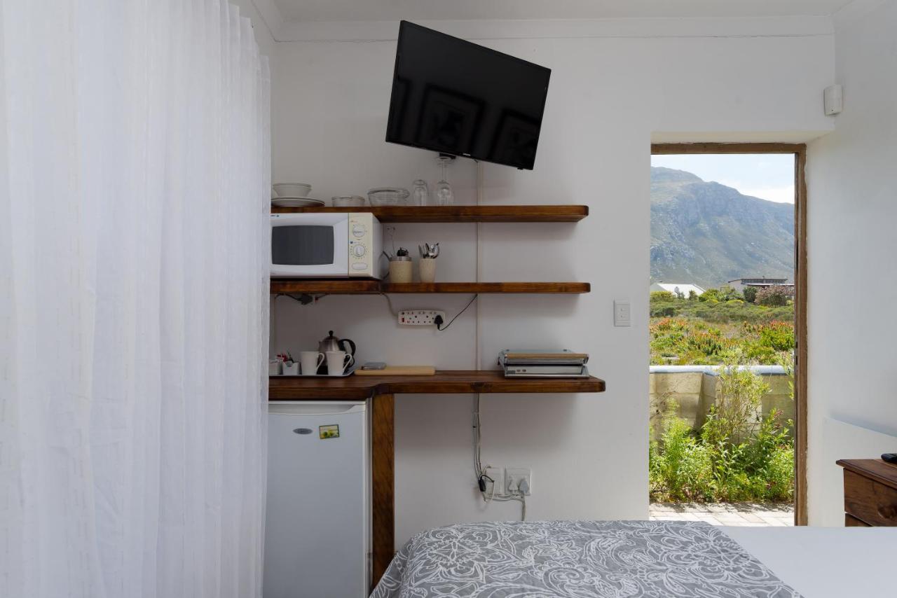 Stay At Friends Economic Rooms Malkopvlei Εξωτερικό φωτογραφία